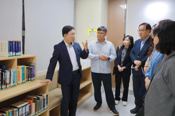 금나래도서관 열람실 연장관련 현장방문 의 사진12