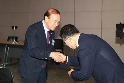 인수위원회 위촉장 수여 의 사진7