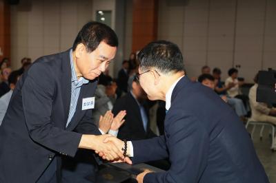 인수위원회 위촉장 수여 의 사진17