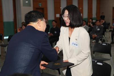 인수위원회 위촉장 수여 의 사진24