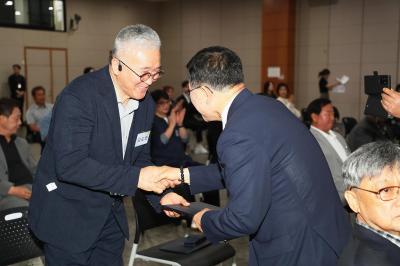 인수위원회 위촉장 수여 의 사진71