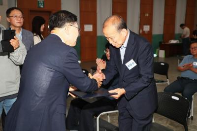 인수위원회 위촉장 수여 의 사진76