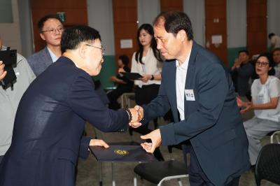 인수위원회 위촉장 수여 의 사진77