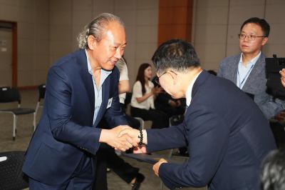 인수위원회 위촉장 수여 의 사진87