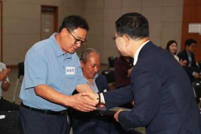 인수위원회 위촉장 수여 의 사진88