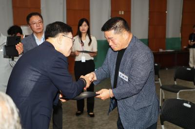 인수위원회 위촉장 수여 의 사진92