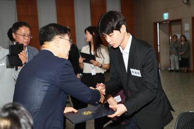 인수위원회 위촉장 수여 의 사진96
