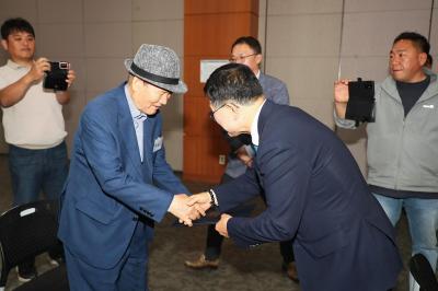 인수위원회 위촉장 수여 의 사진102