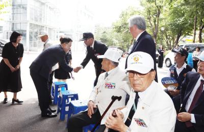 참전유공자 호국영웅비 추념식 의 사진2